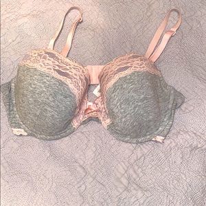 Gray & Pink bra💕